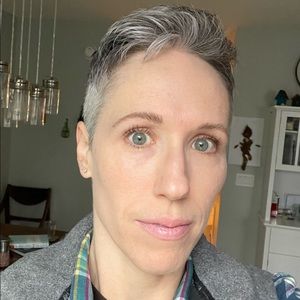 Meet your Posher, Candace